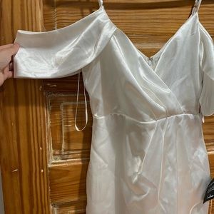 NWT White Satin Lulu’s Off-the-shoulder Tulip Mini Dress, M
